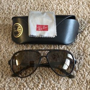 Ray-Ban CATS 5000 Sunglasses